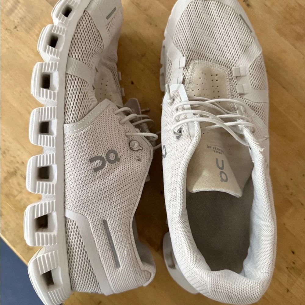 On Running White Athletic Shoes - Picture 2 of 12